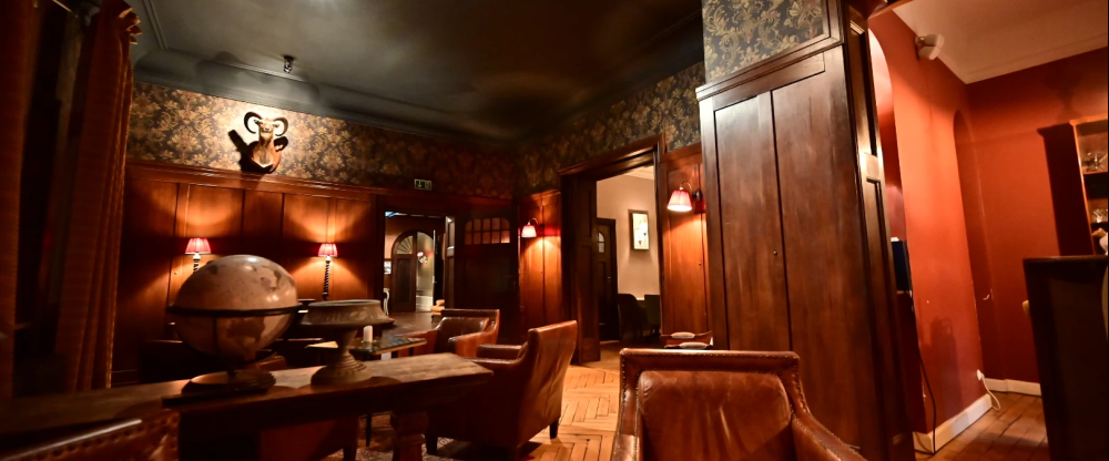 Schloss Krugsdorf Golf & Hotel - Herrenzimmer und Barbereich