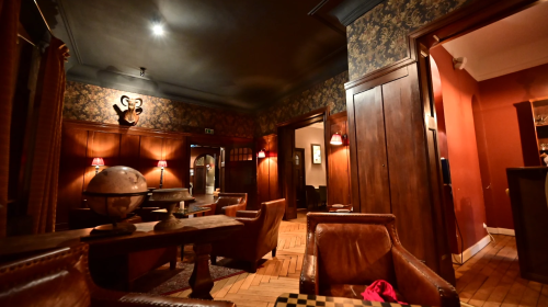 Schloss Krugsdorf Golf & Hotel - Herrenzimmer und Barbereich