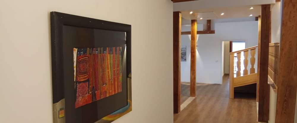 Schloss Krugsdorf Golf & Hotel - Mansarde mit Hundertwasser-Gemälden