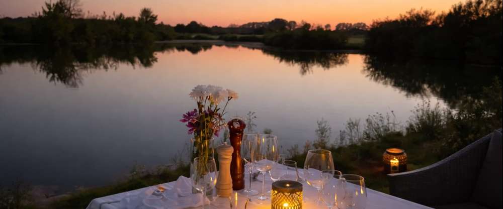 Dinner im Mondschein am See