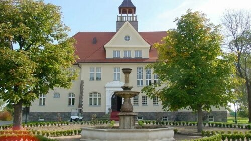 Schloss Krugsdorf Golf & Hotel - Hotel-Außenansicht