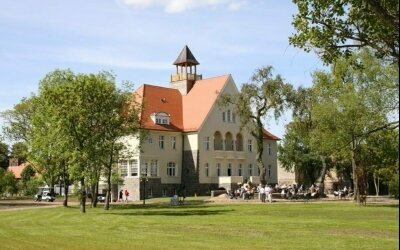 Schloss Krugsdorf Golf & Hotel - Hotel-Außenansicht