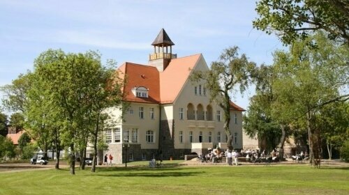 Schlosspark und Terrasse