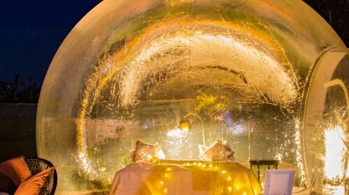 Bubble Tent stimmungsvoll erleuchtet