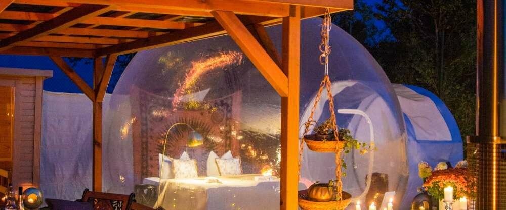 Hot Tub und Bubble Tent im Wellness-Garten