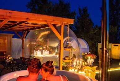 Zeit zu zweit im warmen Hot Tub, Quelle: Schloss Krugsdorf Golf & Hotel