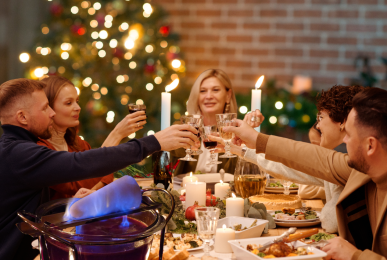 Weihnachten Feiern in geselliger Runde, Quelle: Schloss Krugsdorf Golf & Hotel