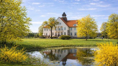 Schloss Krugsdorf im Frühling