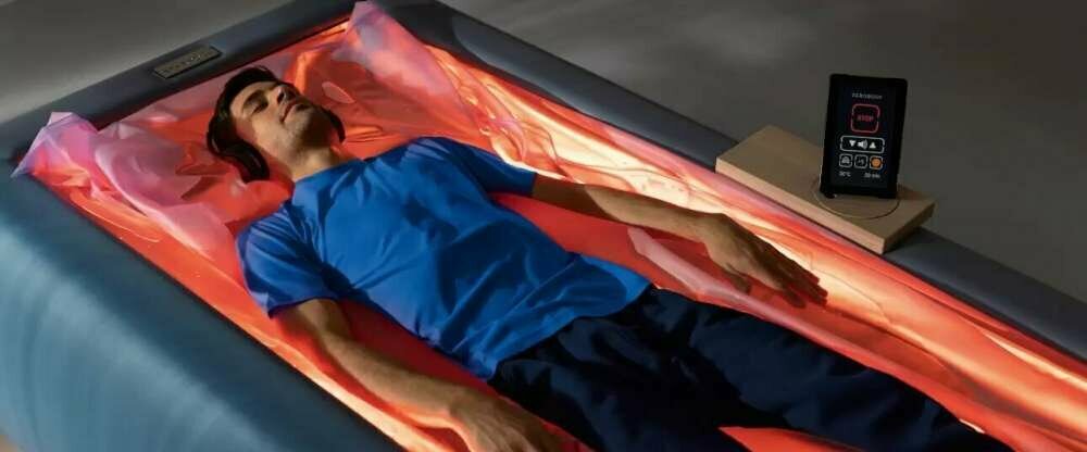 Dry Floating ist eine innovative Entspannungsmethode bei der Sie schwerelos in warmem Wasserschweben ohne nass zu werden.