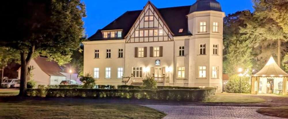 Schloss Sigrön - Hotel-Außenansicht