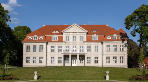 Schlosshotel Neustrelitz - Hotel-Außenansicht