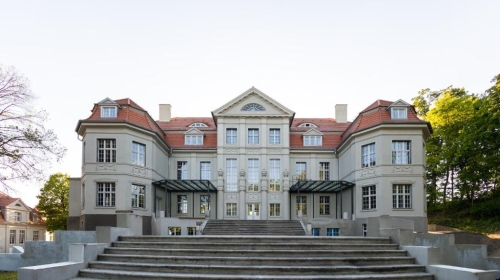 Schlosshotel Neustrelitz - Hotel-Außenansicht