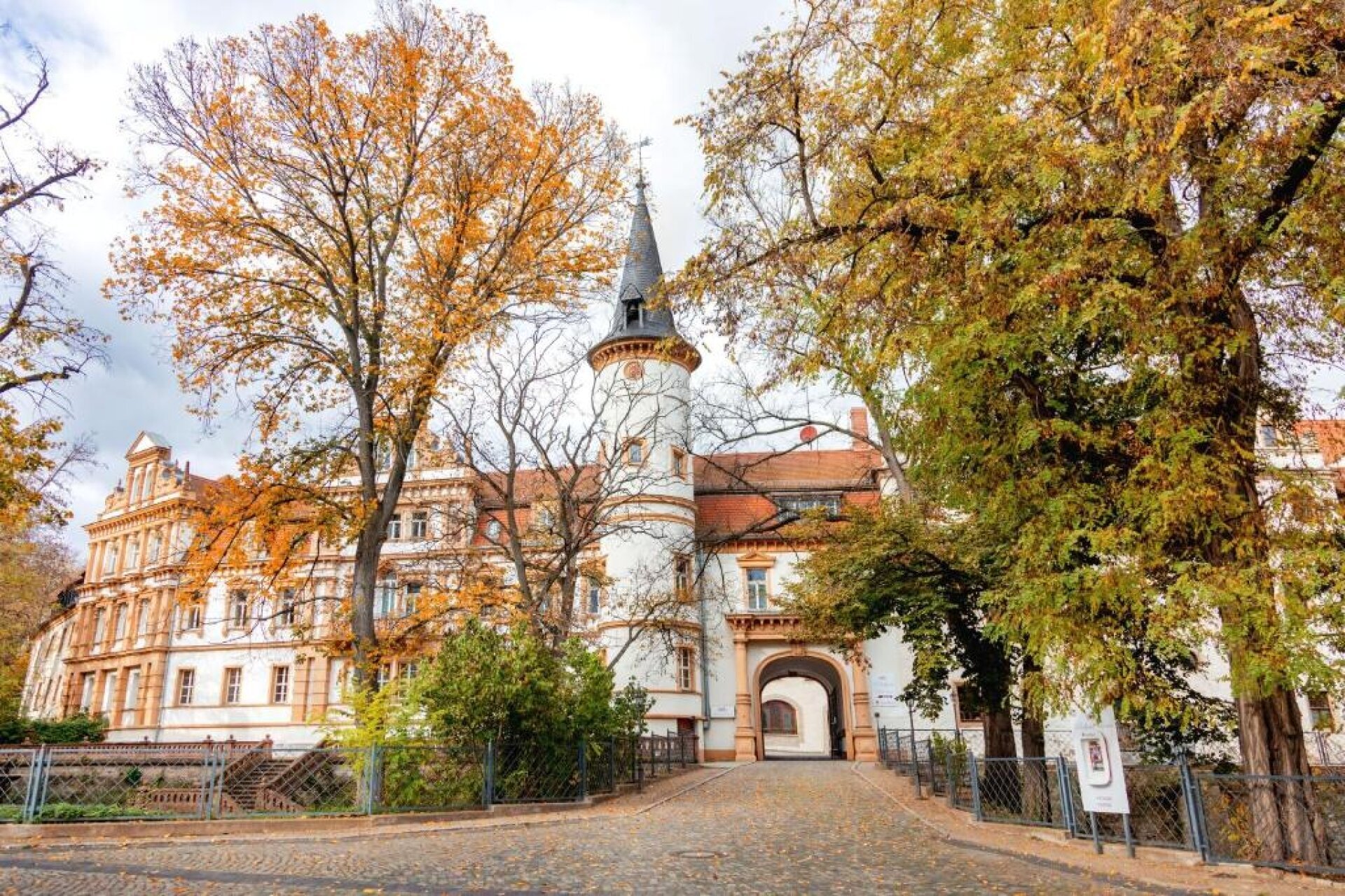 Romantisches Spezial-Angebot - 4 Tage im Schloss mit 3-Gang-Menü