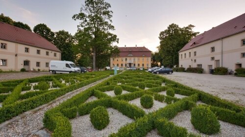 Schlosshotel Wiechlice - Hotel-Außenansicht