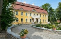 Schlosshotel Wiechlice - Hotel-Außenansicht