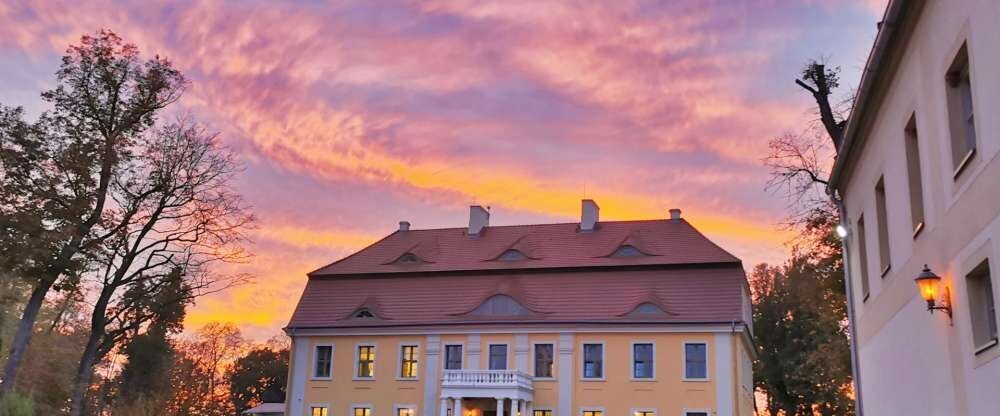 Schlosshotel Wiechlice - Hotel-Außenansicht