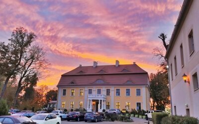 Schlosshotel Wiechlice - Hotel-Außenansicht