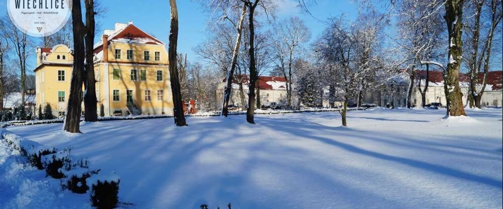 Schlosshotel Wiechlice - Hotel-Außenansicht