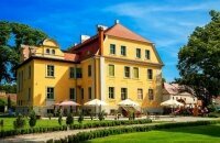 Schlosshotel Wiechlice - Hotel-Außenansicht