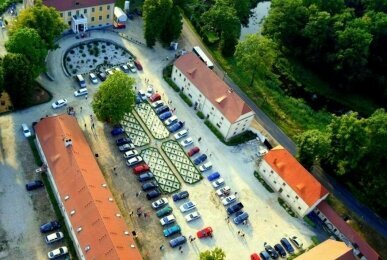 Schlosshotel Wiechlice - Hotel-Außenansicht, Quelle: Schlosshotel Wiechlice