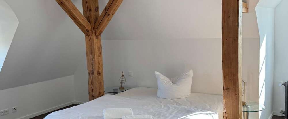 in der Mansarde des Schlosses bietet dieses Zimmer ein exklusives Wellnessbad