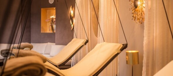 Schwebeliegen Ruhebereich, Quelle: Göbel·s Schlosshotel Prinz von Hessen