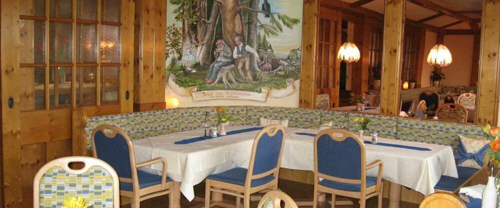 Schwedistube mit direktem Zugang zur Terrasse