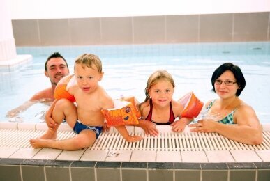 Schwimmbad, Quelle: Sonnenhotel Bayerischer Hof