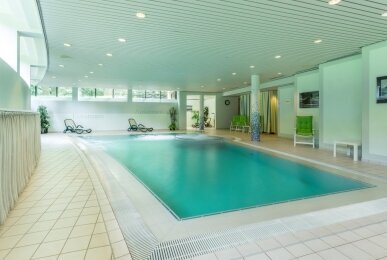 Schwimmbad, Quelle: Parkhotel Schloss Hohenfeld