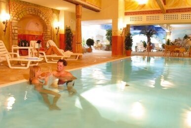 Schwimmbad, Quelle: Hotel Bellevue Spa & Resort Reiterhof Wirsberg