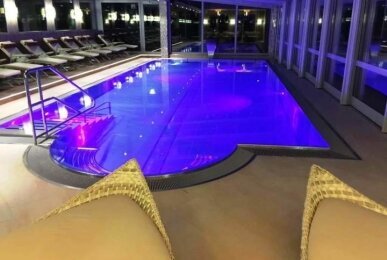 Cabrio-Hallenbad, Quelle: Wellness-und Landhotel Prinz- Romantik & Wellness
