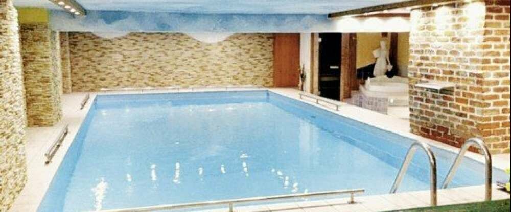 Schwimmbad im Hotel
