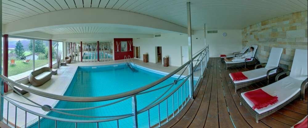 Schwimmbad im Wellness Hotel Bergruh