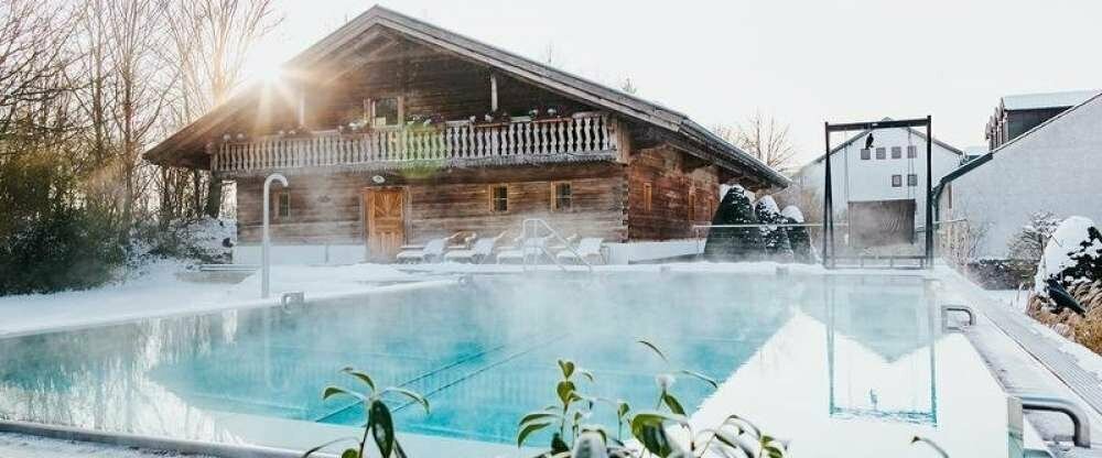 Schwimmbad im Winter