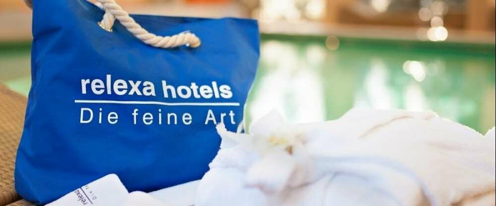 Schwimmbad mit Wellness Tasche