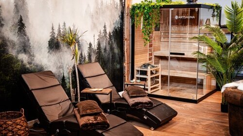 Secret Wellness 100qm Sauna und Massageliegen