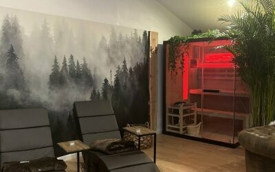 Sauna mit Massageliegen