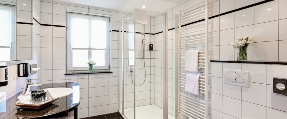 Seehotel Niedernberg - Das Dorf am See - Badezimmer