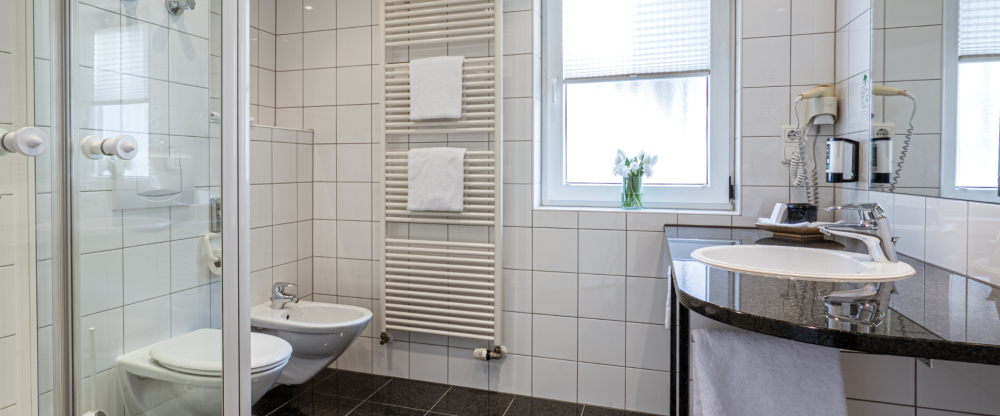 Seehotel Niedernberg - Das Dorf am See - Badezimmer