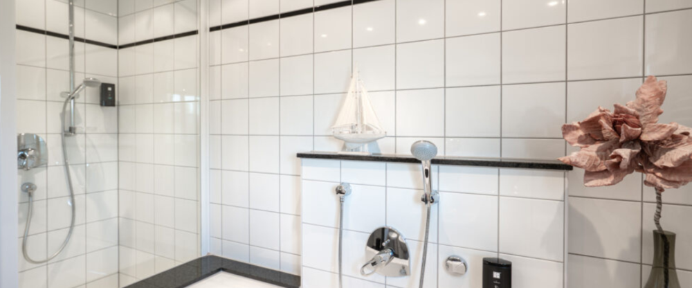Seehotel Niedernberg - Das Dorf am See - Badezimmer