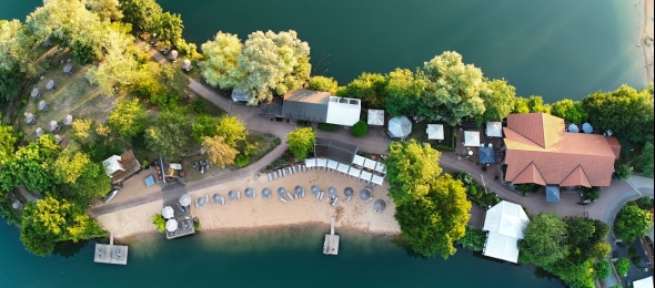 Seehotel Niedernberg - Das Dorf am See - Hotel-Außenansicht, Quelle: Seehotel Niedernberg - Das Dorf am See