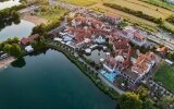 Seehotel Niedernberg - Das Dorf am See - Hotel-Außenansicht
