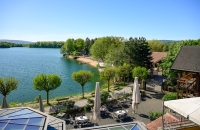 Seehotel Niedernberg - Das Dorf am See - Hotel-Außenansicht