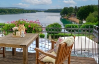 Seehotel Niedernberg - Das Dorf am See - Hotel-Außenansicht