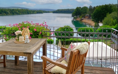 Seehotel Niedernberg - Das Dorf am See - Hotel-Außenansicht