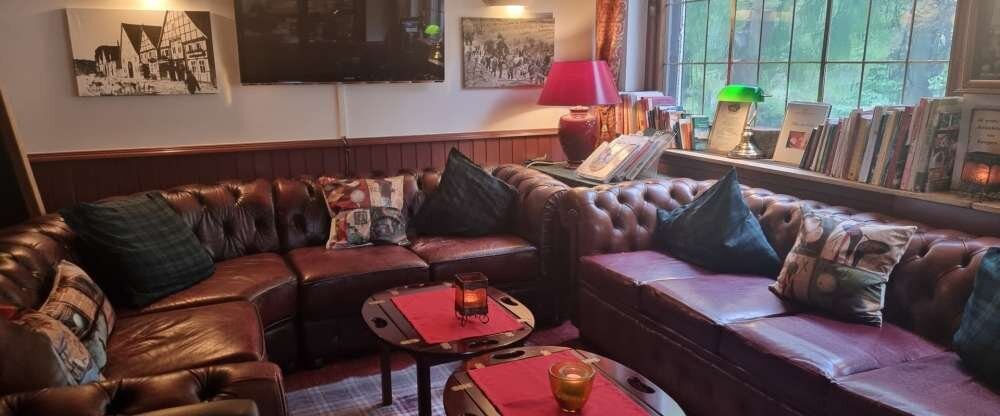 für gemütliche Abendstunden in der Rune in der englischen Kaminbar