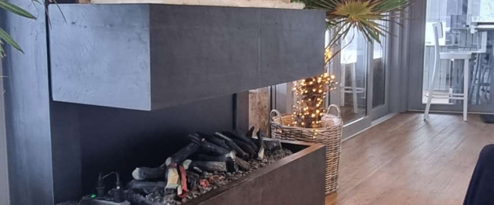 Sonnenhof - Umgebung: Stausee Scheder mit Wintercurling im Bootshaus