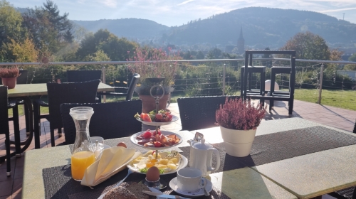 Sonnenhof - Frühstücksterrasse
