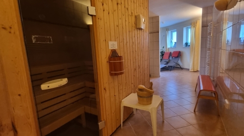 Sonnenhof - Wellnessbereich mit Finnischer Sauna und Fitnessecke