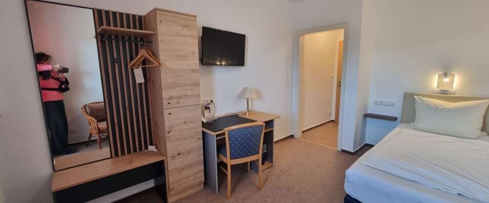 Einzelzimmer mit Balkon